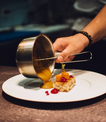 V�no�n� ve��rky - Oslavte konec roku v jedine�n�m prost�ed� restaurace Triton.
